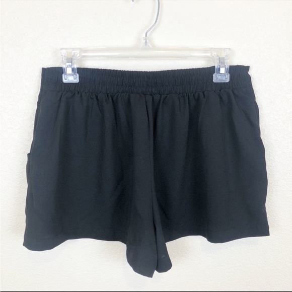 Xhiliration Black Elastic Waist Pocketed High Waisted Shorts - Size Medium - Picture 4 of 6